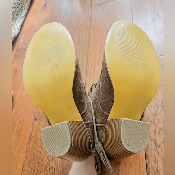 MINT Brown Faux Suede Lace Up Heeled Ankle Boots with Tassels, US 7 - Picture 6 of 7